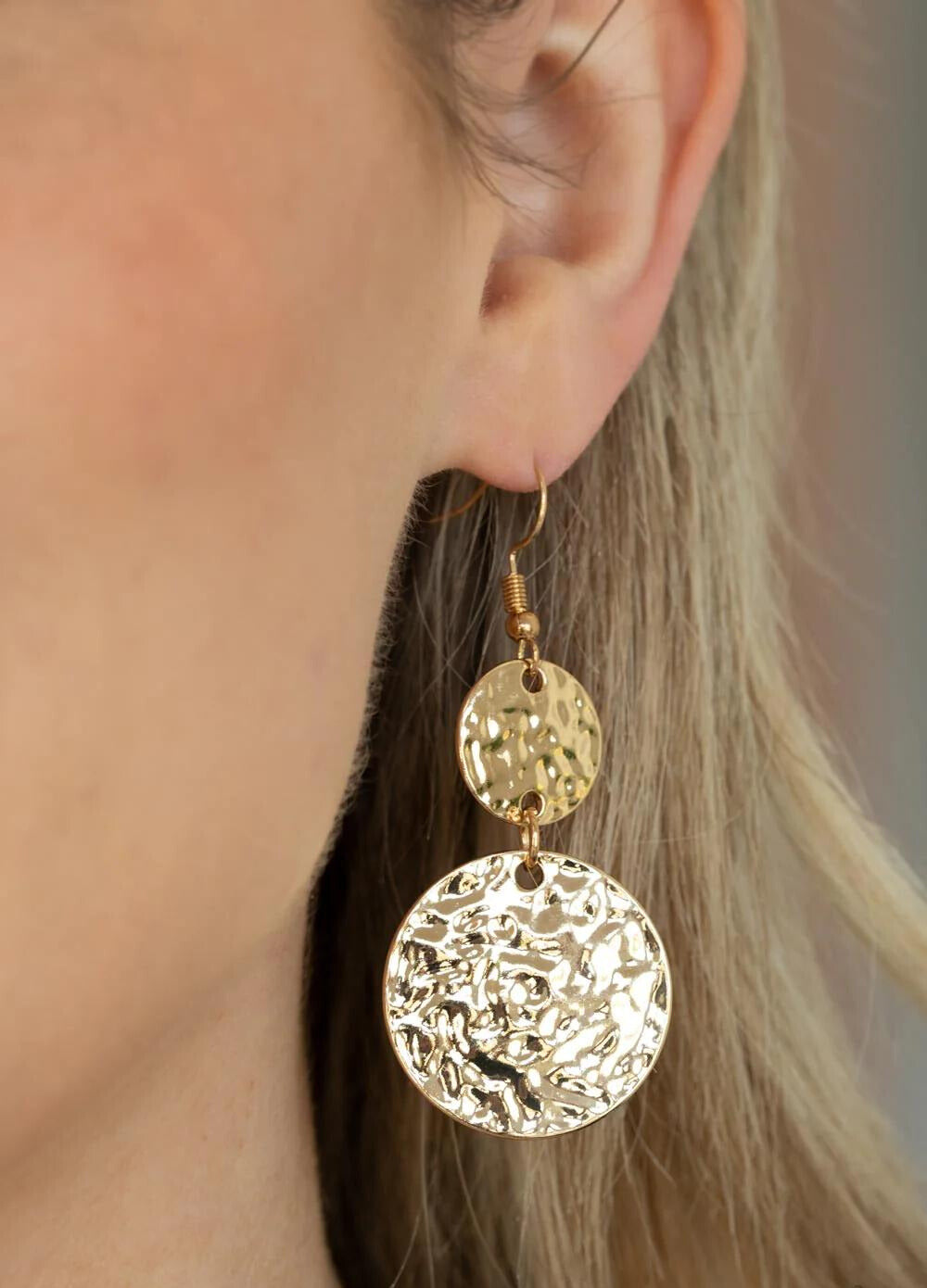 Grounded Glamour Gold Lanyard Necklace & Earring Set